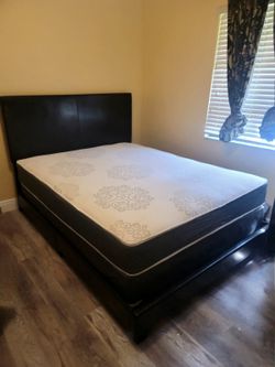 NEW Queen-Size MATTRESS and BOX SPRING. Bed frame not included👍