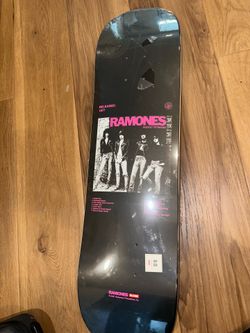 Globe Ramones Skateboard