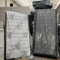 Deluxe Brand Twin Set (mattress Only $100)