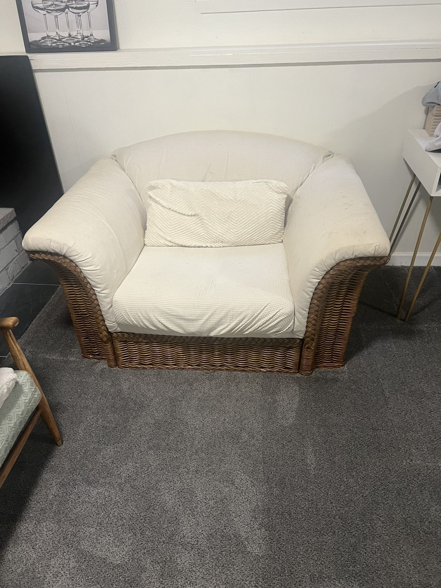 Free chair! you come pick up