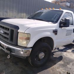 2008 Ford F350 FOR PARTS 