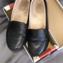Size 8 M Comfortable Flats Light Weight Used