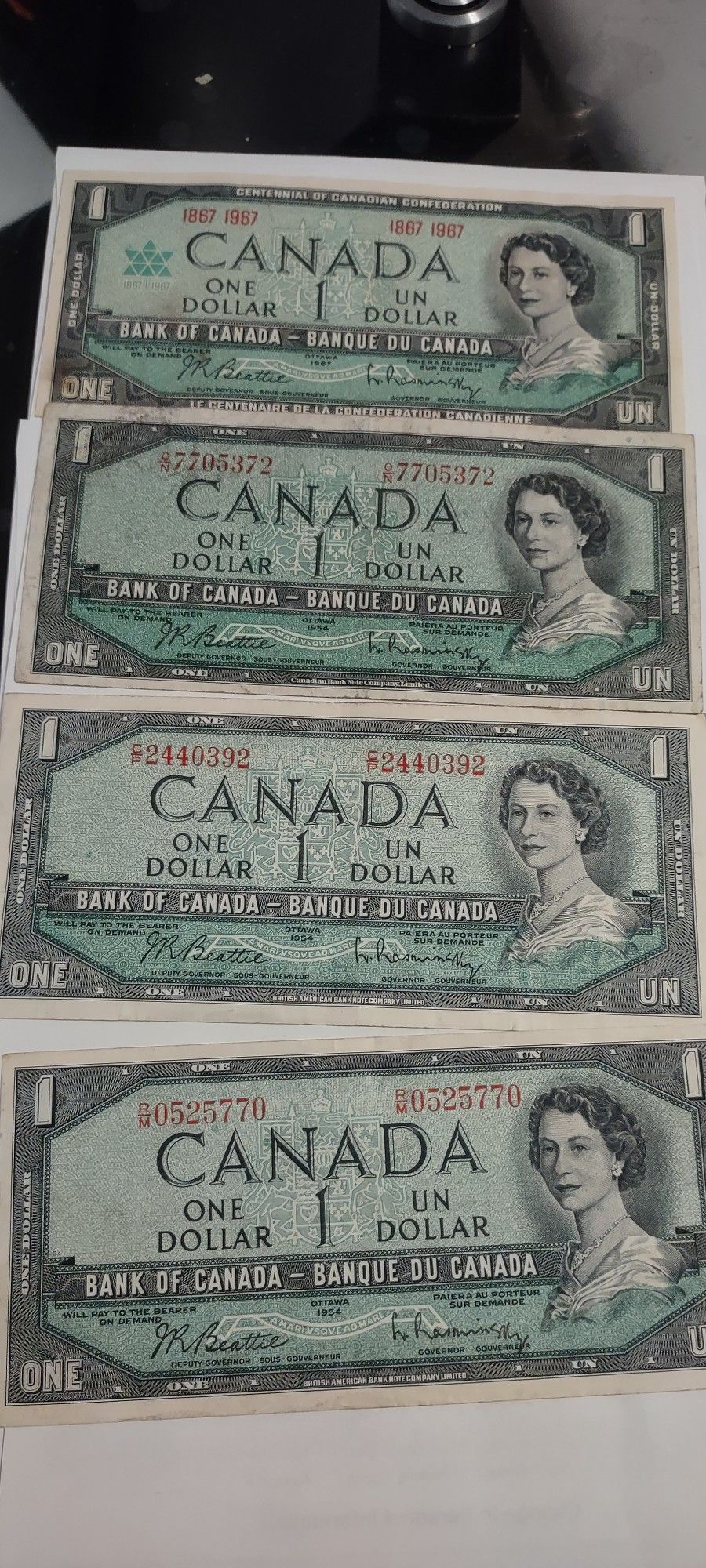 Lot of 4 Canadá One Dollar Bills 1954