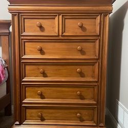 Munire Furniture. Full Size Bed And Drawers