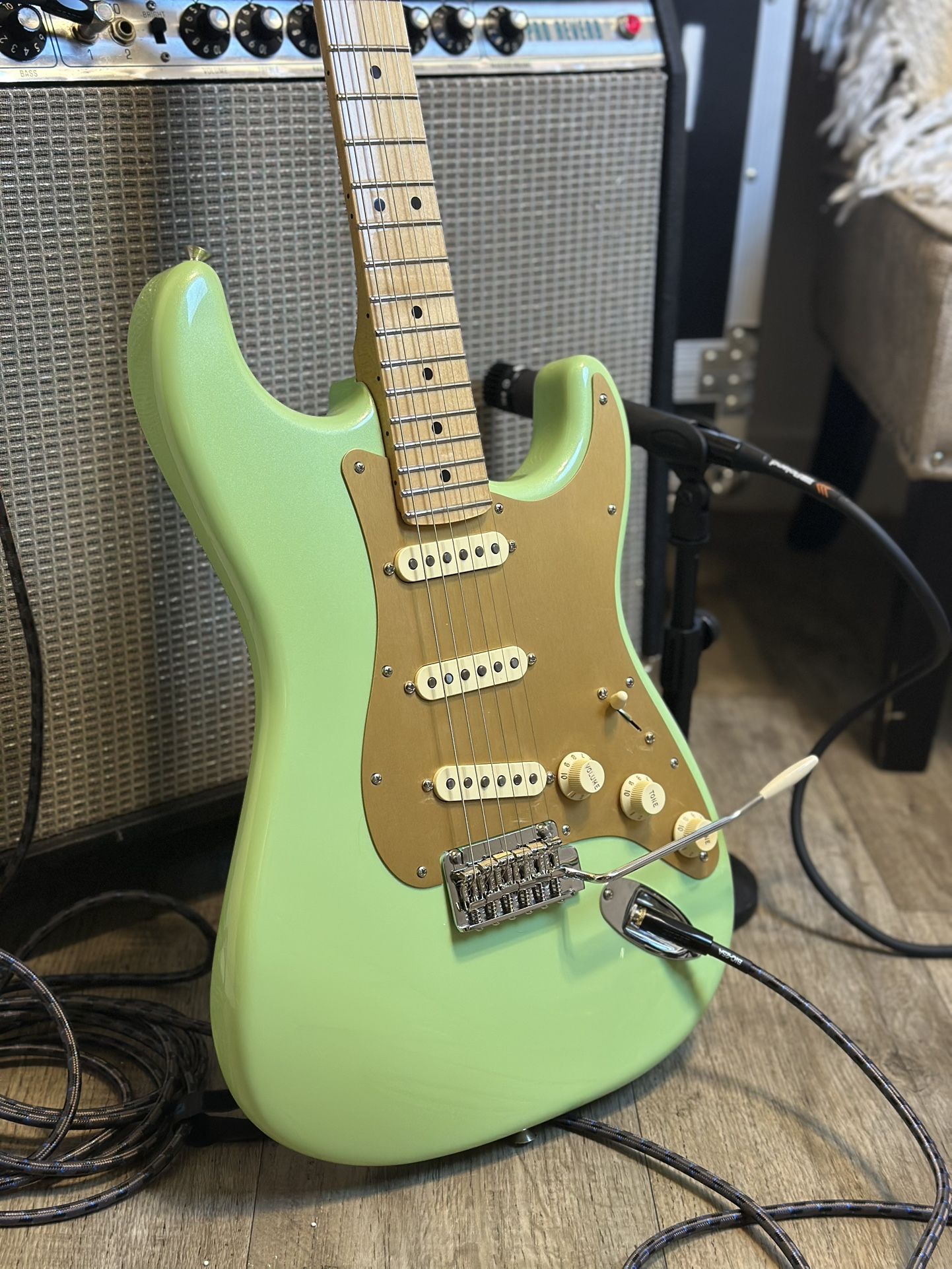 Fender Classic Player Stratocaster W Case