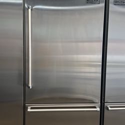 Viking 36”Wide Built In Bottom Freezer 5Series Refrigerator 