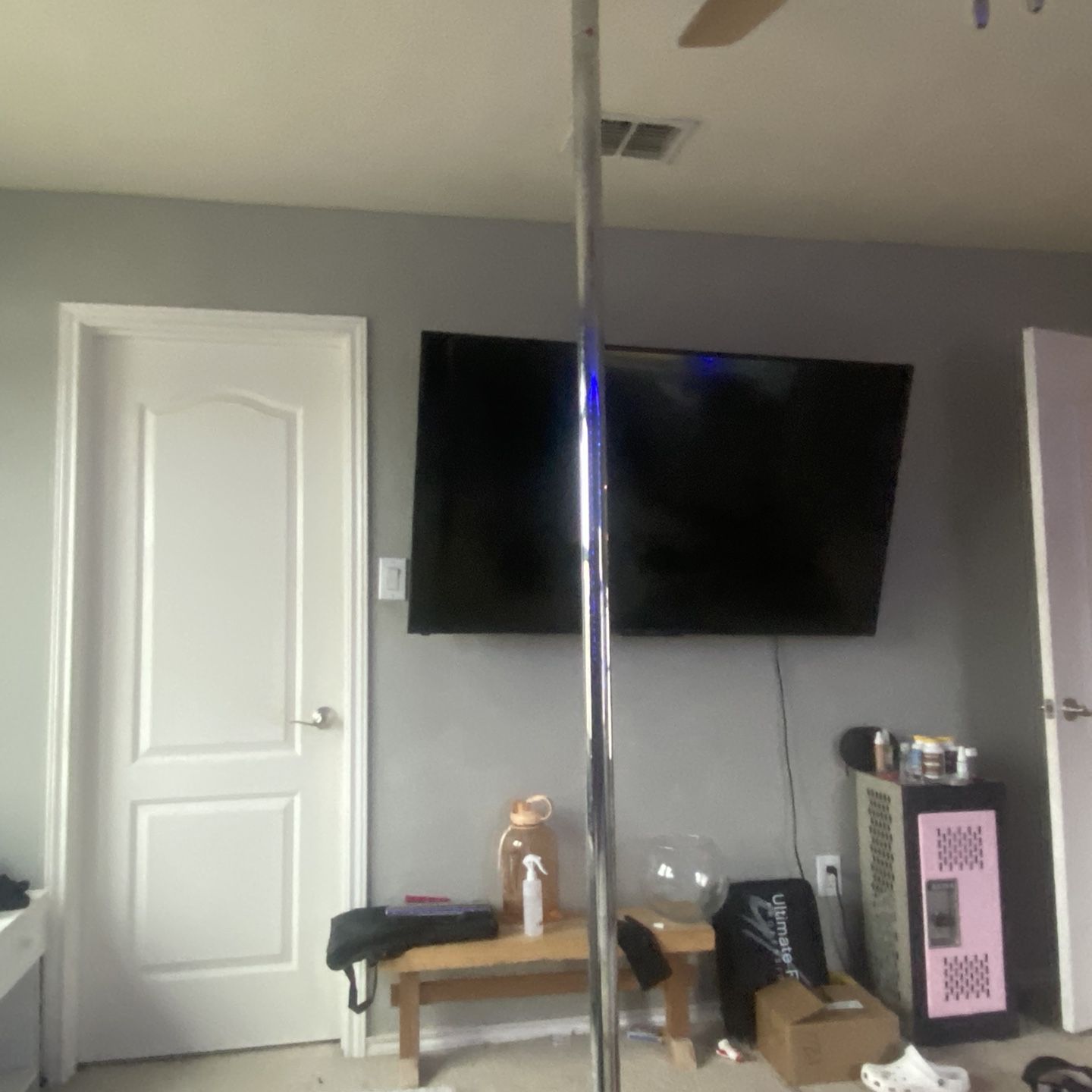 Pole 