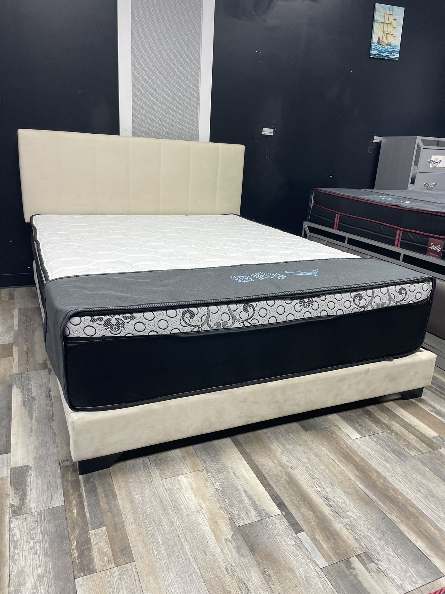 Queen Pillow Top With Free Box Spring Only - Free Delivery 🚚 Today To Reasonable Distance