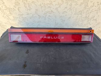 88-91 Honda Prelude Si center tail light