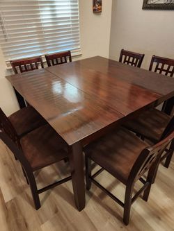 Dinning table with 8 chairs
