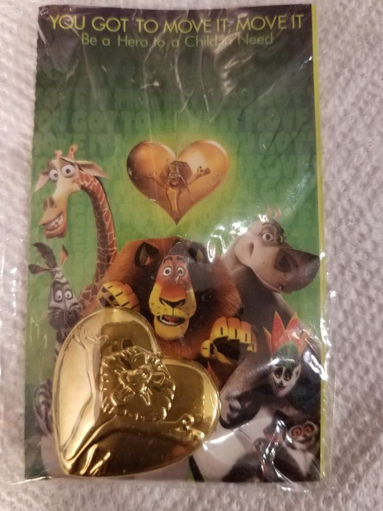 Madagascar movie collectible pin "You got to move it, move it"