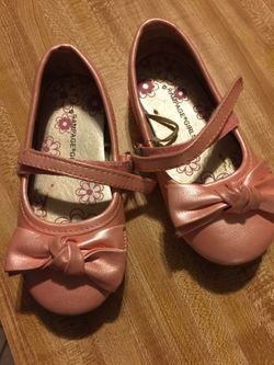 Girls pink flats