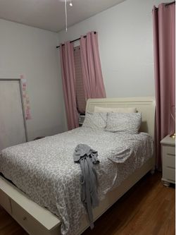 Queen size bed