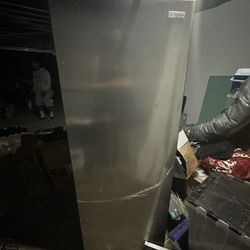 7 cu. ft. Convertible Upright Freezer/Refrigerator in Stainless