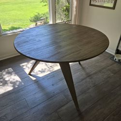 West Elm Omni Round Dining Table 47"x30"