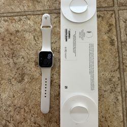 Apple Watch 41mm Starlight