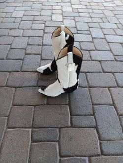 Lady's Pinto Cowhair Boots. Size 5D. New.