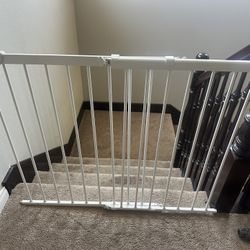 Baby Gate Adjustable For banisters Or Wall