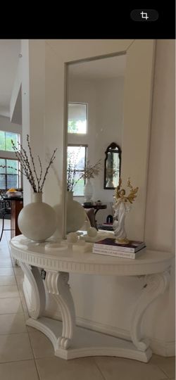 White Ornate Wood Console Table – Good Condition