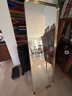 Standing whole body  mirror