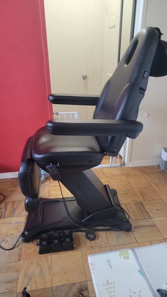 Silla Reclinable Color Negro En  $1,200