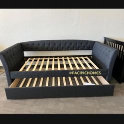Gray Daybed With Trundle