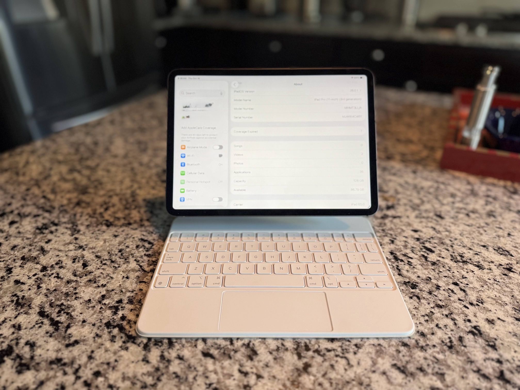 iPad Pro 11 Inch M1 unlocked eSIM w/ Magic Keyboard