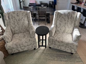 Accent chairs