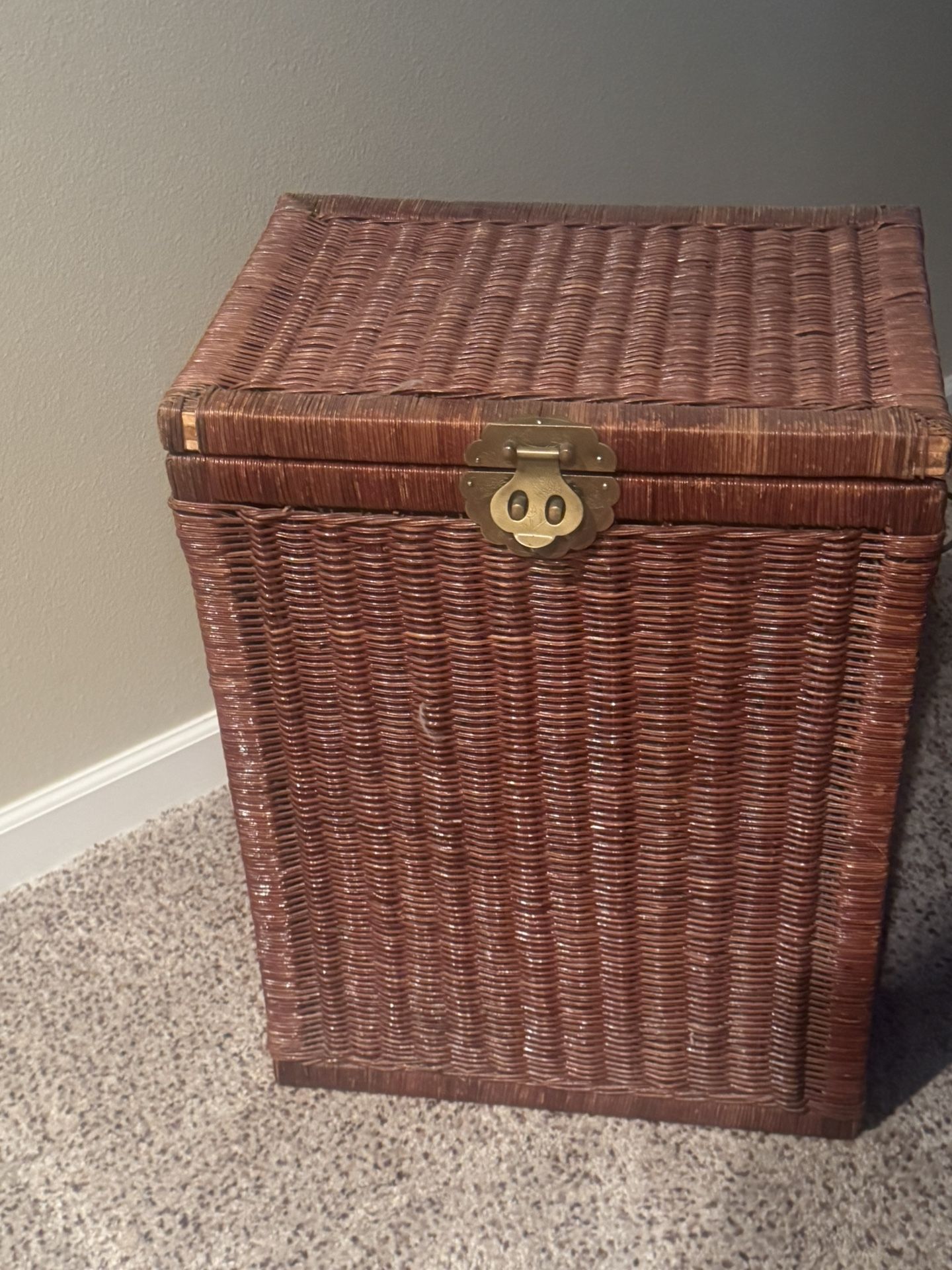 Wicker Hamper Basket