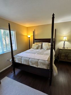 Queen Solid Wood Cherry 4-Poster Bed + Jerome’s Mattress