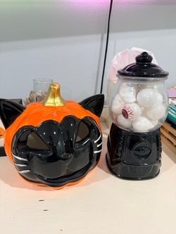 Cat pumpkin and eyeball gumball Halloween decor