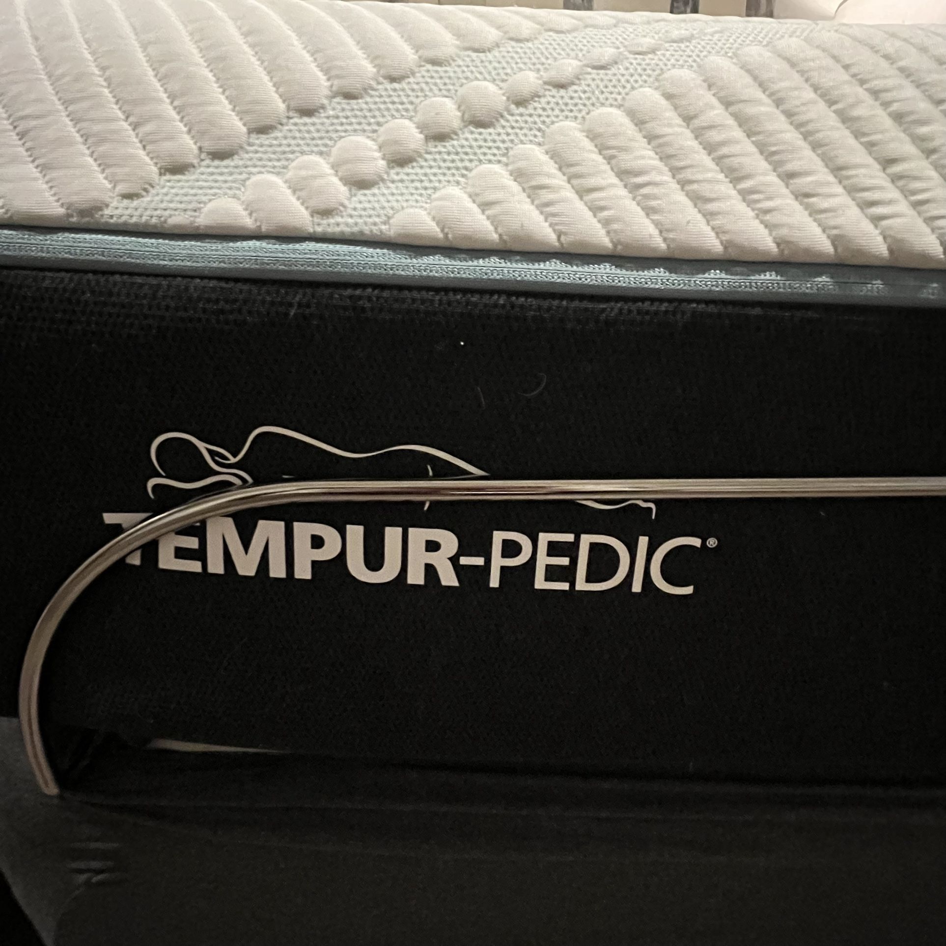 Tempurpedic Split King Adjustable Bed for Sale in Ferndale, WA OfferUp