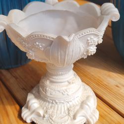 Vtg Ivory White Centre Table Plant Stand With 3D Designs  7.75"X7.75" CTF China