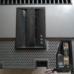 Una vosina y un amplificador/ Amplifier 