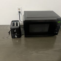 Microwave & Toaster 