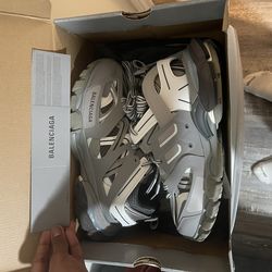 balenciage tracks BRAND NEW