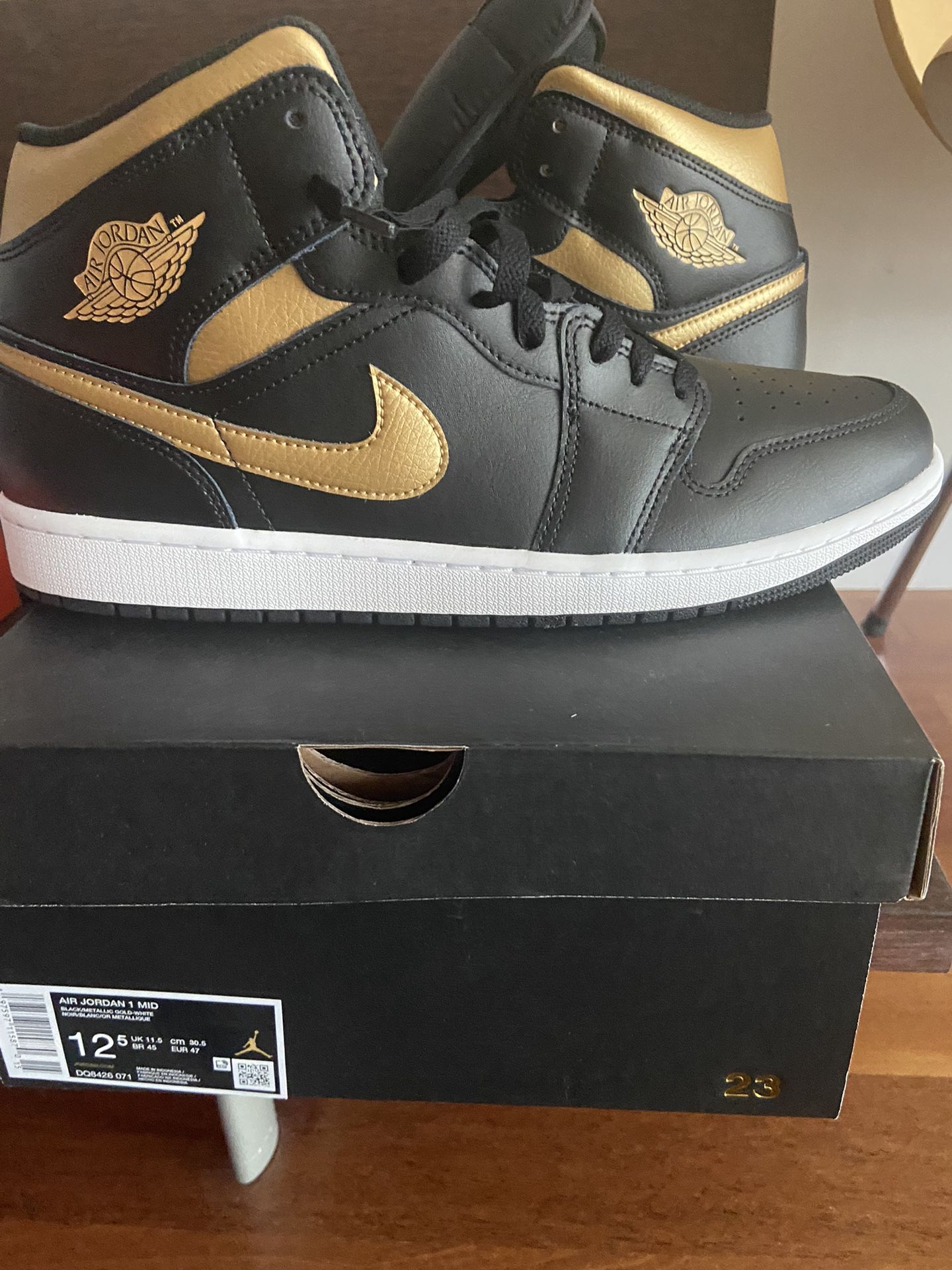 New Jordan 1 Mid-Size 12.5