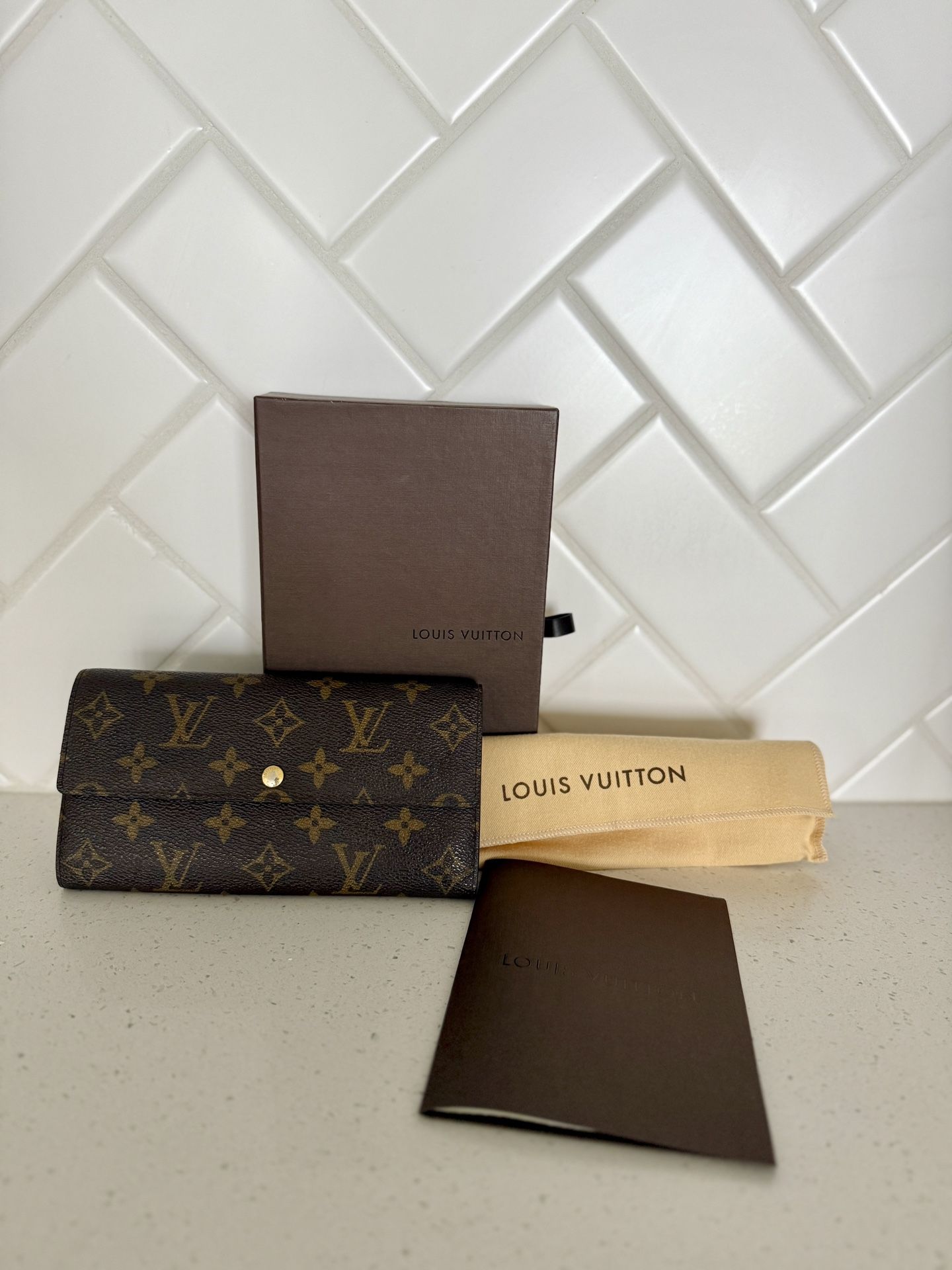 Louis Vuitton Sarah Wallet