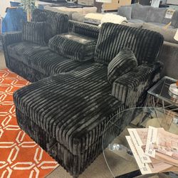 Sleeper Sofa! 🛋️ ❤️😍 Easy Financing. 🎉
