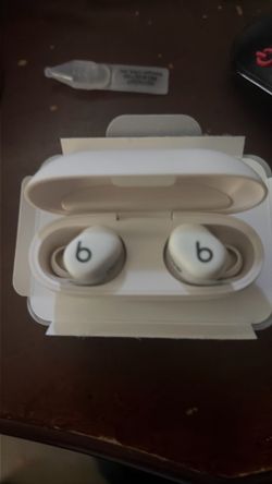 Beats by Dre solo buds