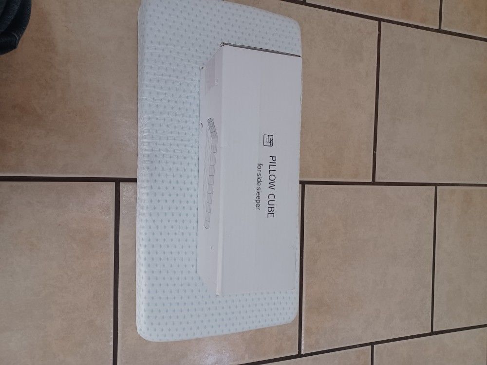 New Memory Foam Pillow Cube