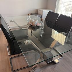 Dining Table With 4 Dining Chairs 
