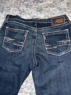 NEW MEN’S ARIAT JEANS