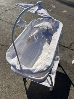 Baby Bassinet With Changing Table It Moves