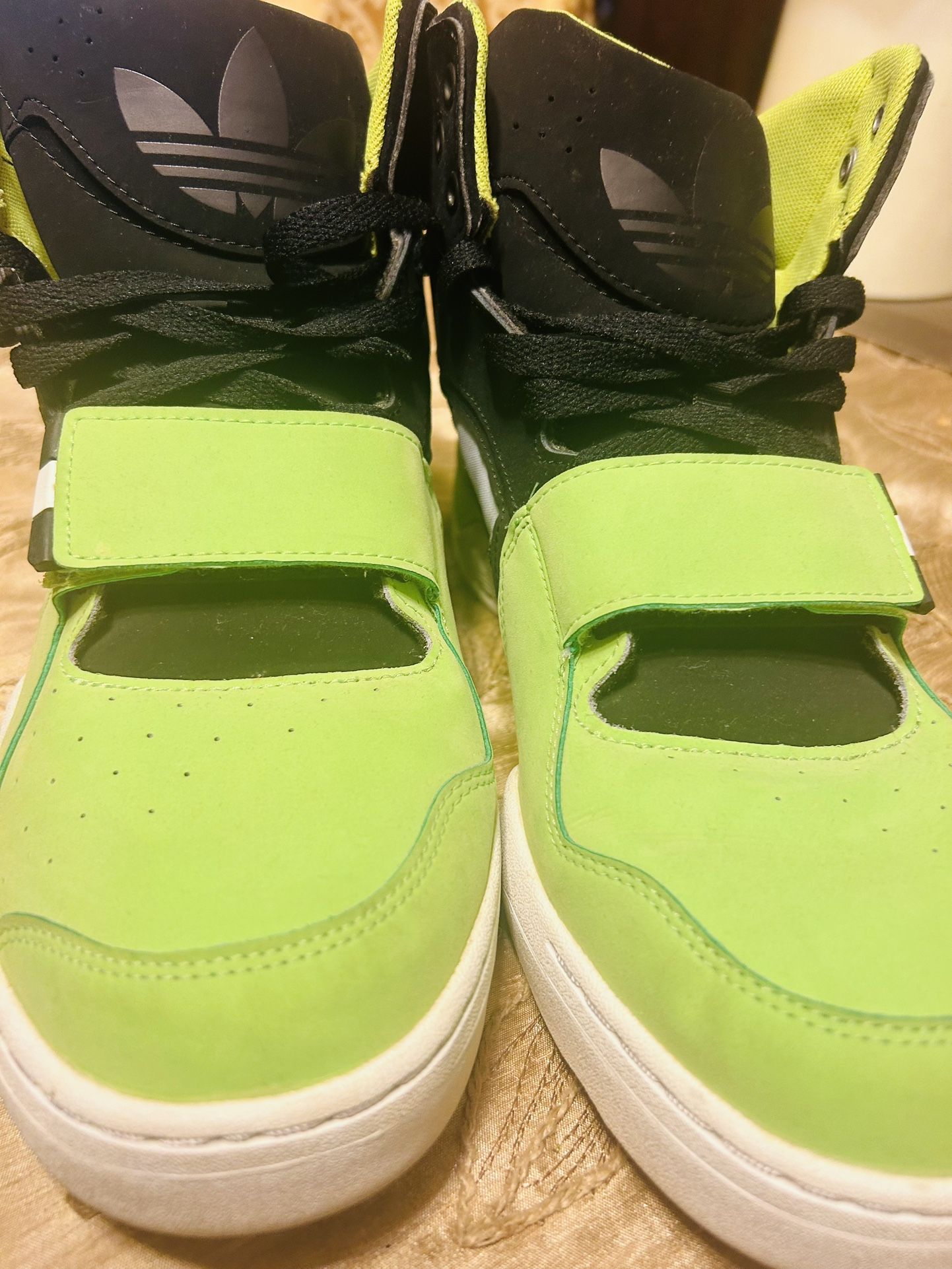 Adidas Tennis Shoes Size 11 Like New Condition Hardly Worn