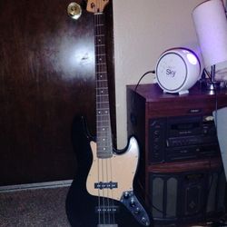 Squier Bass