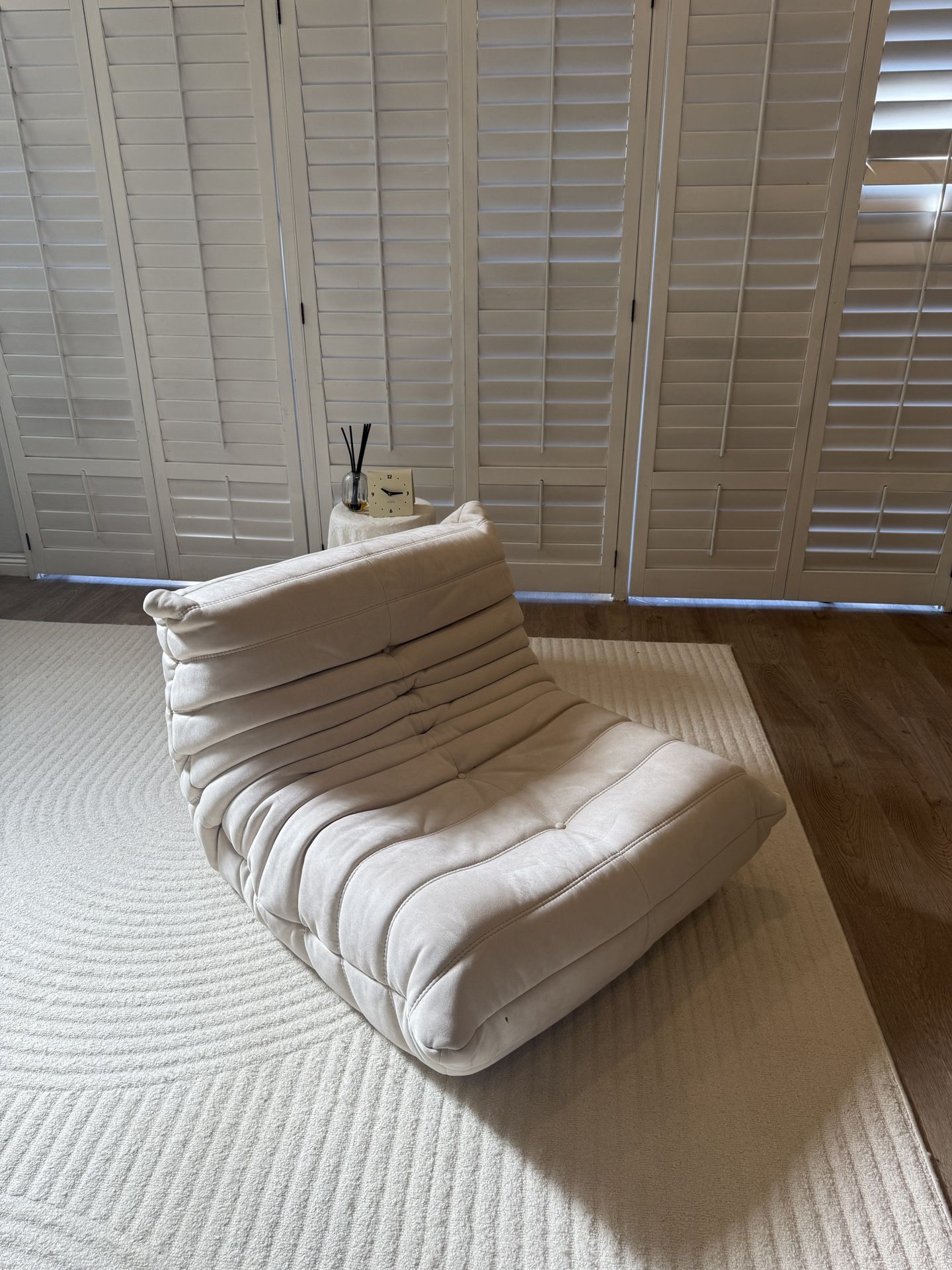 Single sofa