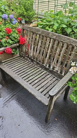Outdoor bench