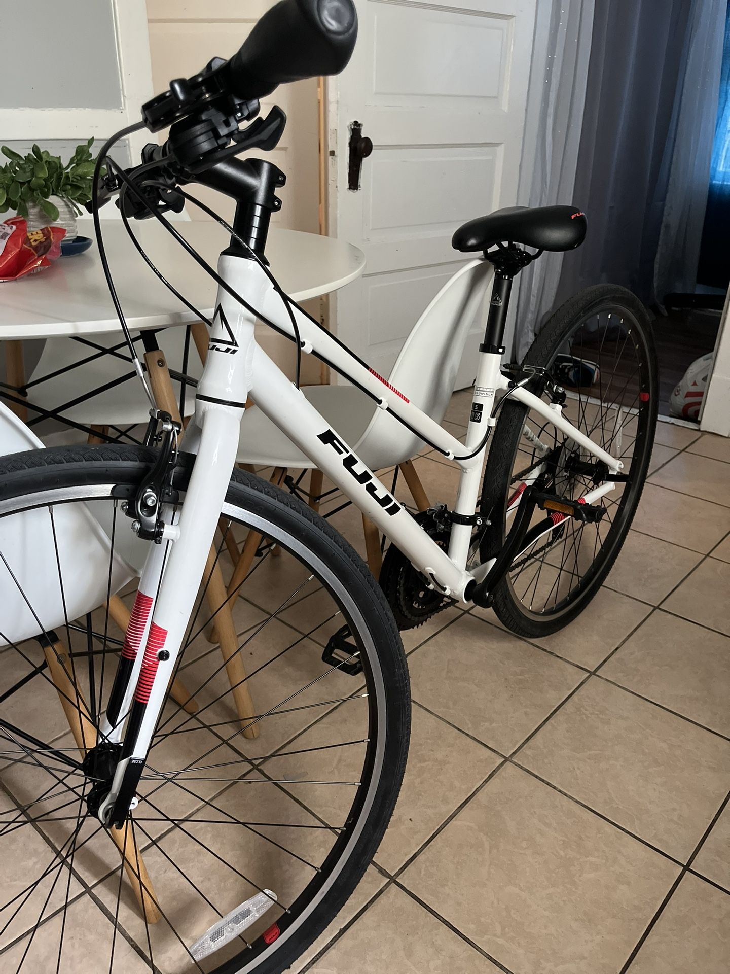 fuji “ABSOLUTE 2.1” mountain bike