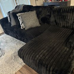 BUNDLE DEAL $$$ KING BEDROOM SET WITH 65 Inch TV , QUEEN BEDROOM SET WITH 50 INCH TV BOTH VIZIO